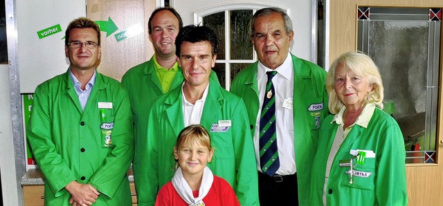 Das Portas-Team: Engelbert Dobler, Jr...stedt (von links); vorne Anika Dobler   | Foto: spi