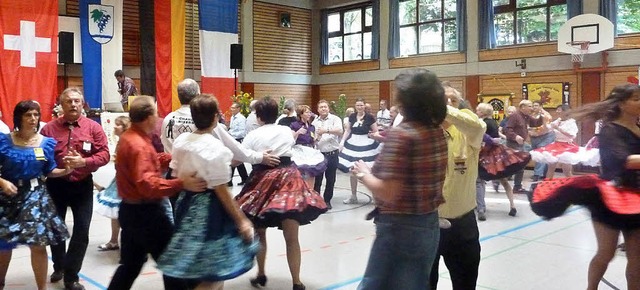 Da wirbelten die Rcke &#8211; die tl... fest in der Hand der Country-Dancer.   | Foto: Buck