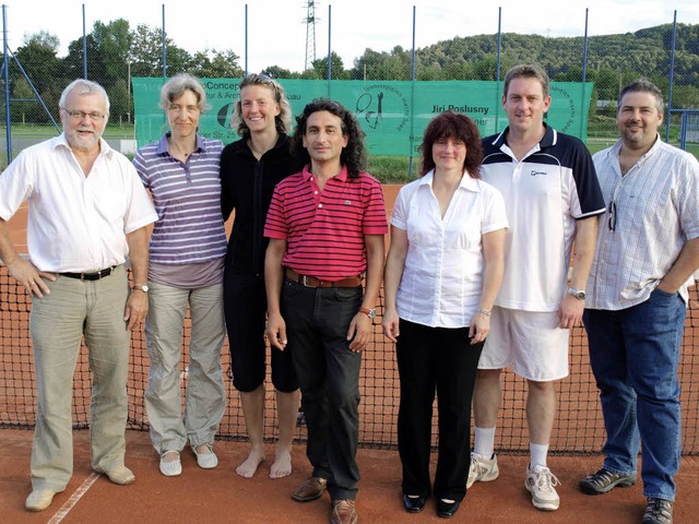 Vorsitzender Werner Tiedemann (links) ...reinsmeister im Doppel und Mixed.       | Foto: Paul Schleer