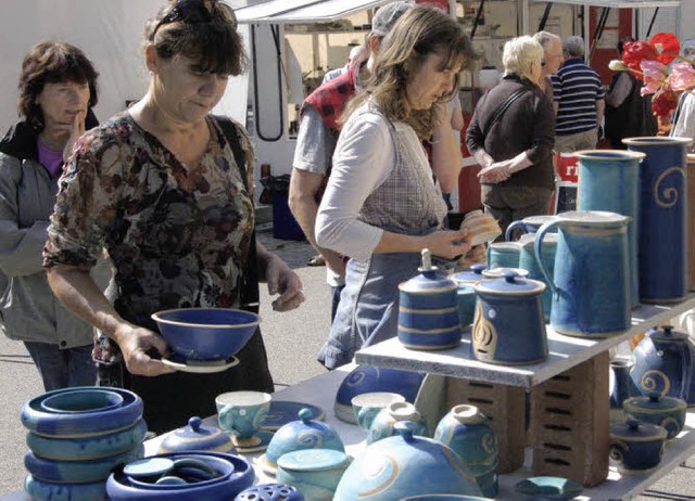 Der Kanderner Keramikmarkt zeigt nur  professionelle Arbeiten.   | Foto: Senf