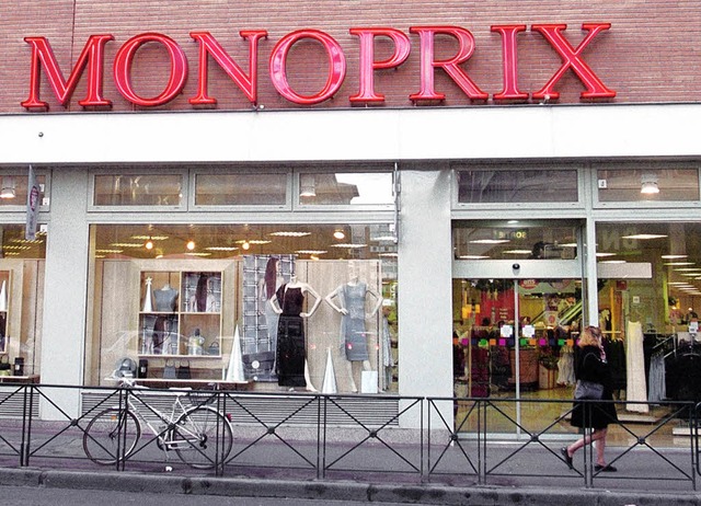 Um fast 600000 Euro  haben die Staubsa...rktkette Monoprix bereits geschdigt.   | Foto: AFP