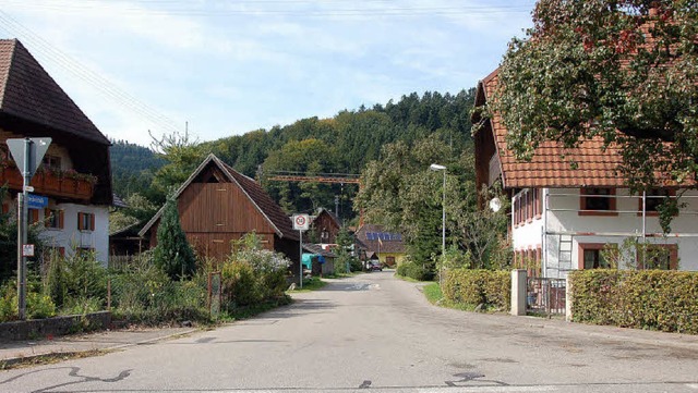 An der Einmndung von der B294 in die ...l auf einen Gehweg verzichtet werden.   | Foto: Mosmann