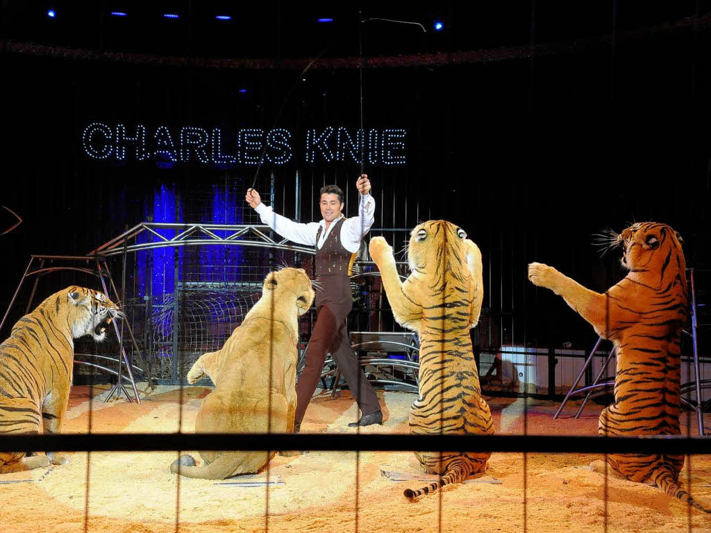 Manege frei im Zirkus Charles Knie