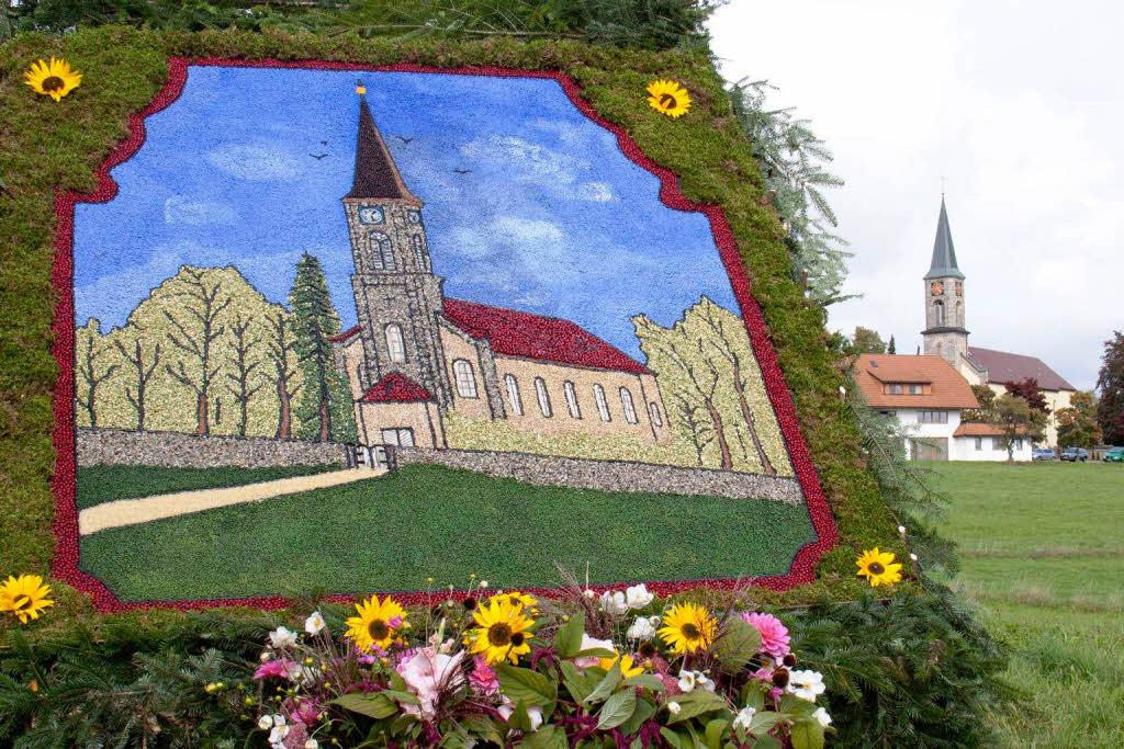 Festumzug beim 48. Erntedankfest der Trachtenkapelle in Berau<?ZP?>
