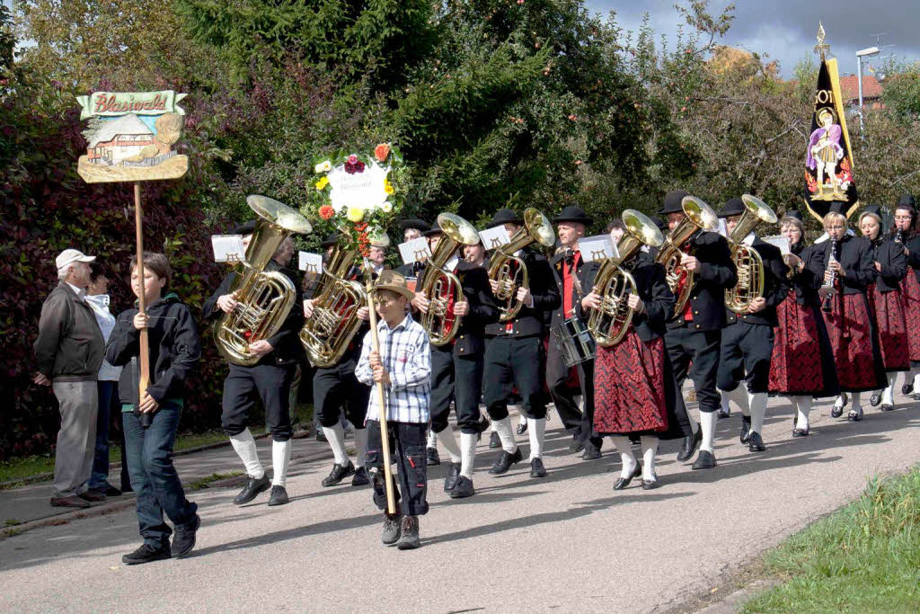 Festumzug beim 48. Erntedankfest der Trachtenkapelle in Berau<?ZP?>
