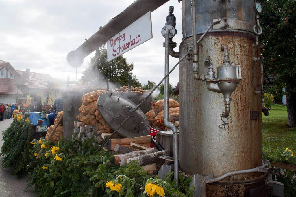 Festumzug beim 48. Erntedankfest der Trachtenkapelle in Berau<?ZP?>
