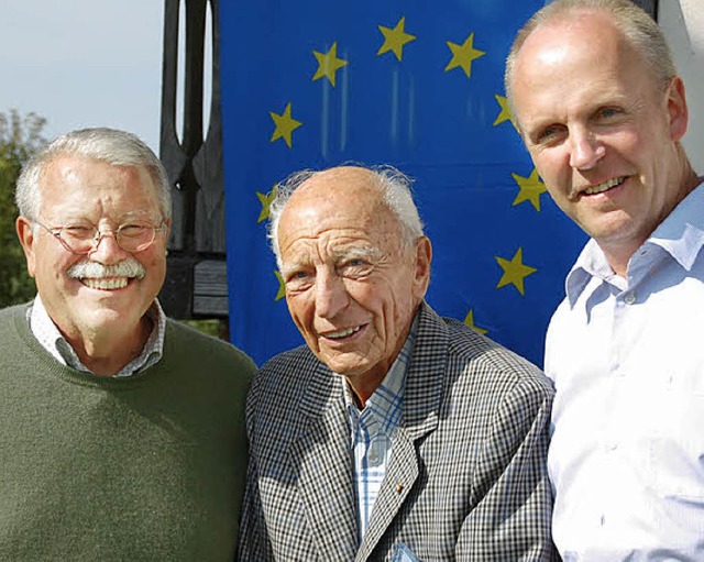 Alt-Bundesprsident Scheel und Brgerm...d Vohrer auf dem Liesenhof im Stohren.  | Foto: privat