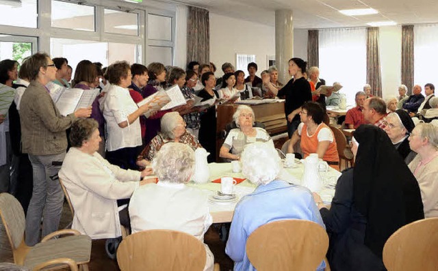 Der Frauenchor Voices in Takt entfhrt...t. Margareten in das Reich der Lieder.  | Foto: m.burkert