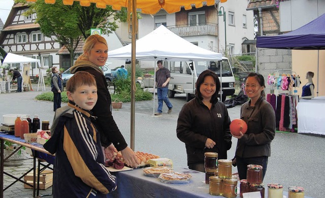 In Niederschopfheim ging am Samstag allerlei Ware ber den Tisch.   | Foto: Renate Tebbel