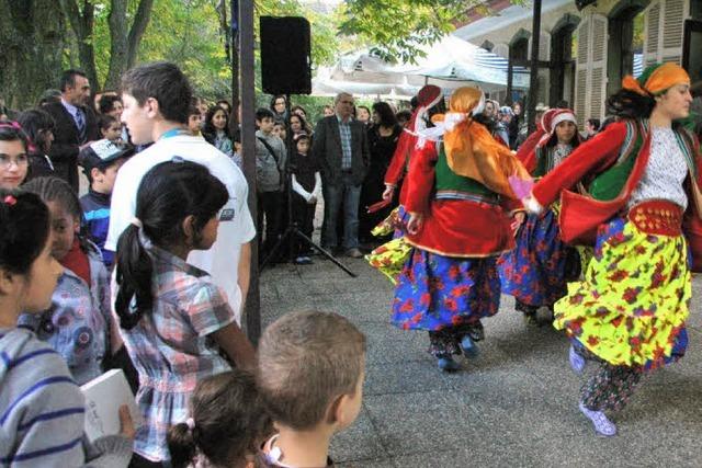 Buntes, frhliches Fest zeigt auf, wie Integration gelingen kann