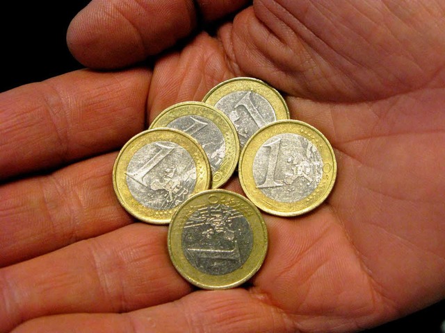 Fnf Euro pro Monat fr Erwachsene &#8211; mehr gibt es nicht.  | Foto: dpa