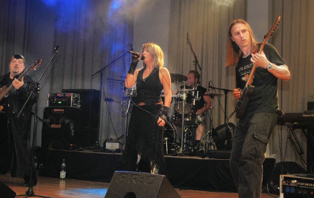Die zweite Band des Jubilumsabends in...n des Eichstetter Rockmusikervereins.   | Foto: axel drber