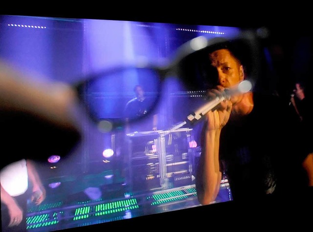 Michi Beck durch die 3-D-Brille gesehe...Vier bertrugen ein Konzert ins Kino.   | Foto: dpa