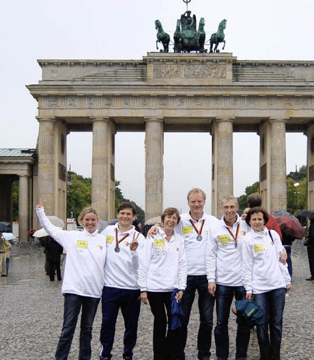 Nach dem erfolgreichen Lauf vor dem Br...osbsch, Michael und Veronika Keller.   | Foto: BZ