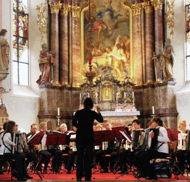 Der HHC Kirchhofen und der HHV Wolfenw...chaftskonzert in der Wallfahrtskirche.  | Foto: Hans Jrgen Kugler