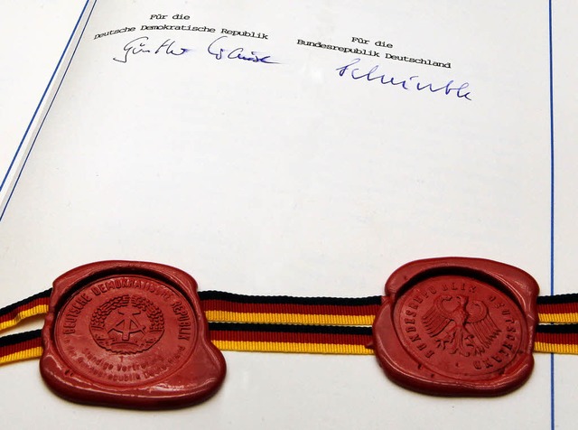 Besiegelt: Der  &#8222;Vertrag zwische...tschlands&#8220; vom  31. August 1990   | Foto: dpa