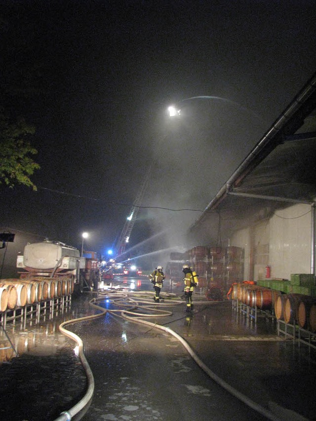 Mehr als 100 Feuerwehrleute waren   im...naue Brandursache ist noch ungeklrt.   | Foto: Feuerwehr Bad Krozingen