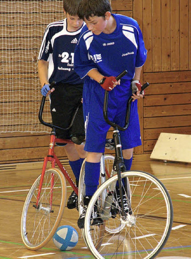 Packende Duelle bei der Schlermeister...arbach (hinten) und Joshua Klausmann.   | Foto: miloslavic