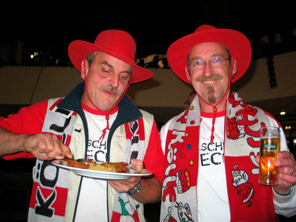 Die Fan-Outfits saßen perfekt. Die Fan-Outfits saßen perfekt.