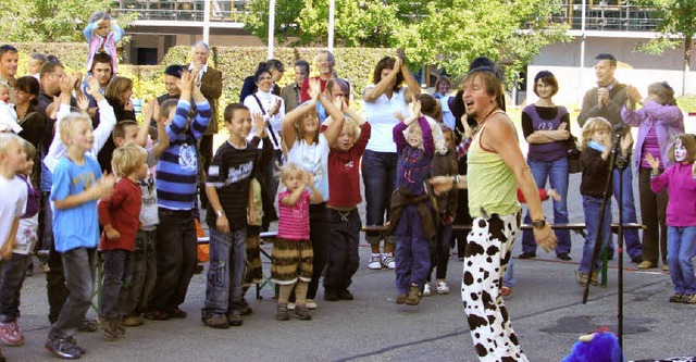 Zum Mitsingen und Mitspringen lieen s... wussten ihr Publikum zu begeistern.    | Foto: Christa Maier