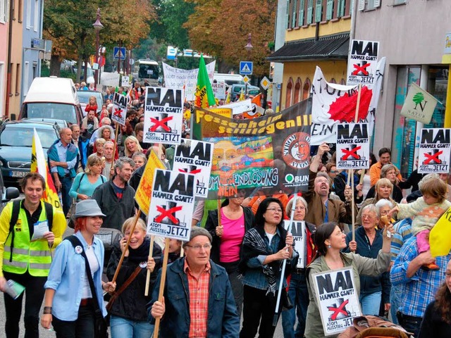 Rund 600 Demonstranten forderten den Atomausstieg.  | Foto: Benjamin Bohn