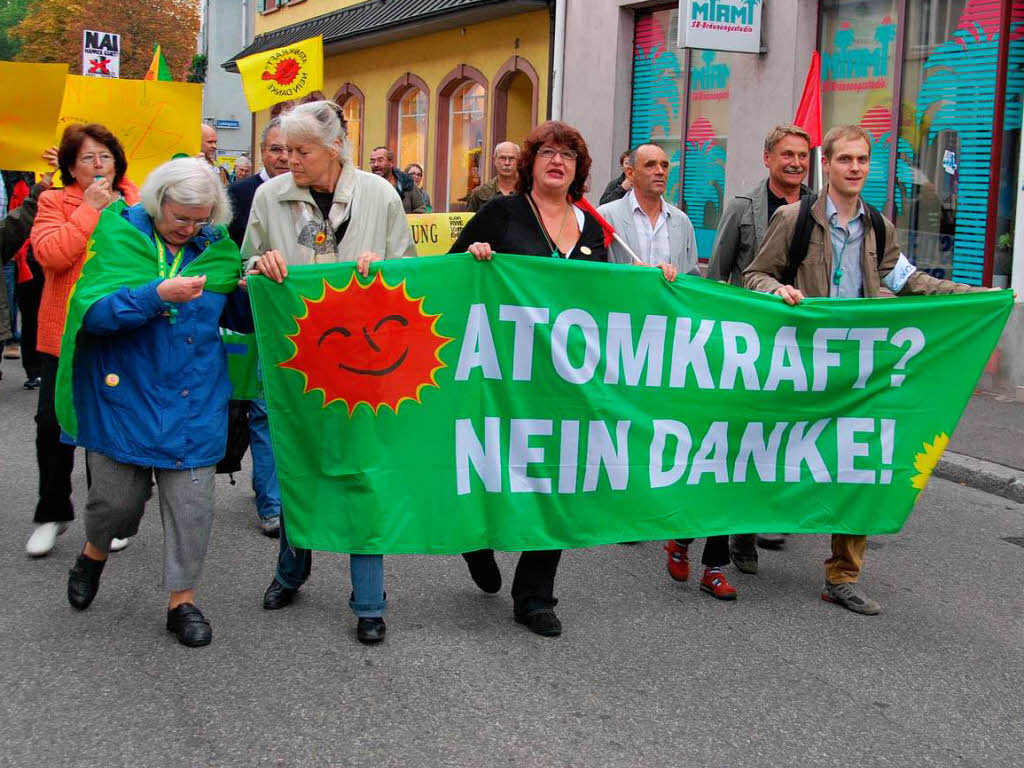 Rund 600 Demonstranten fordern in Breisach den Atomausstieg.