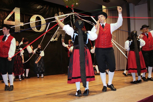 Die Akkordeon-Trachtengruppe Glotterta...rem mit dem Verein aus Hg-Ehrsbergg.   | Foto: Saurer