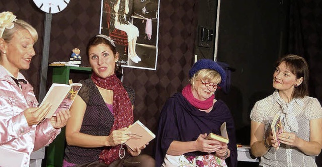 Als literaturbeflissene Damen beim &#8...sten Programm &#8222;Inventur&#8220;.   | Foto: Frey