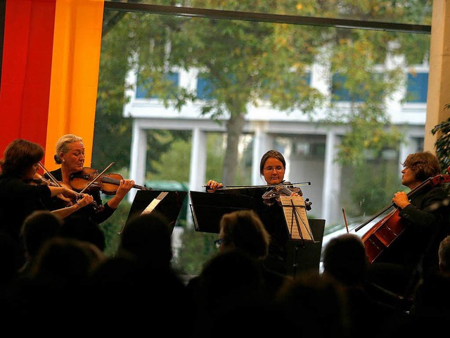 Umrahmt wurde die Feierstunde von eine...rquartett der stdtischen Musikschule.  | Foto: Heidi Foessel
