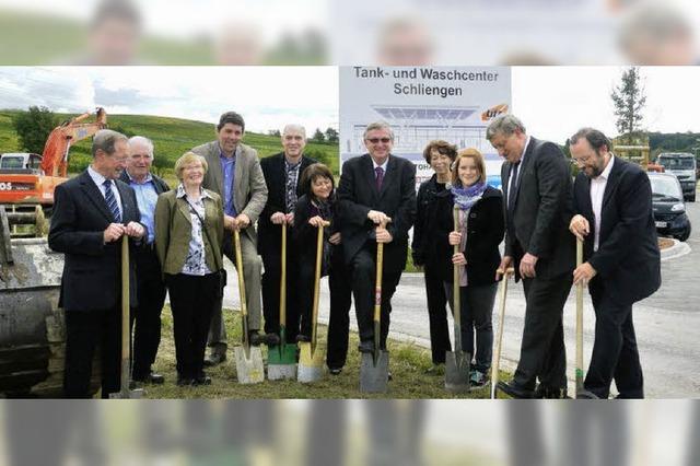 Tankstellenbau beginnt