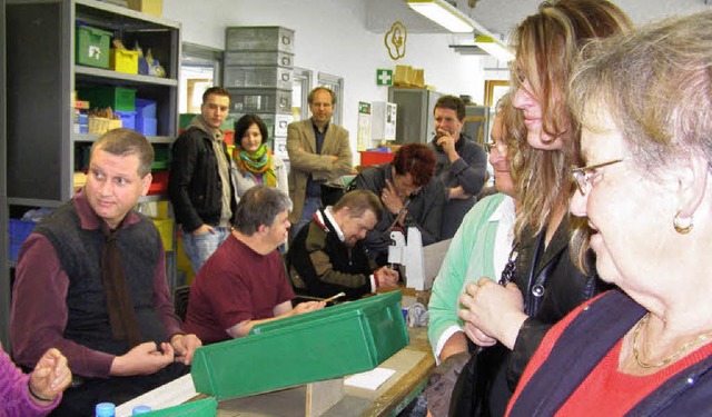 Gruppenarbeitspltze in der Werkstatt ...griert werden und mitarbeiten knnen.   | Foto: Liane schilling