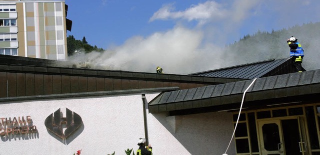 Die nach dem Brand lahmgelegte Stadtha...n und Enden, auch der TSG Schopfheim.   | Foto: Marlies Jung-Knoblich