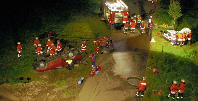 Ein schreckliches Unfallbild &#8211; u...ungskrften auf der B317 bei Todtnau.   | Foto: Thomas Frank