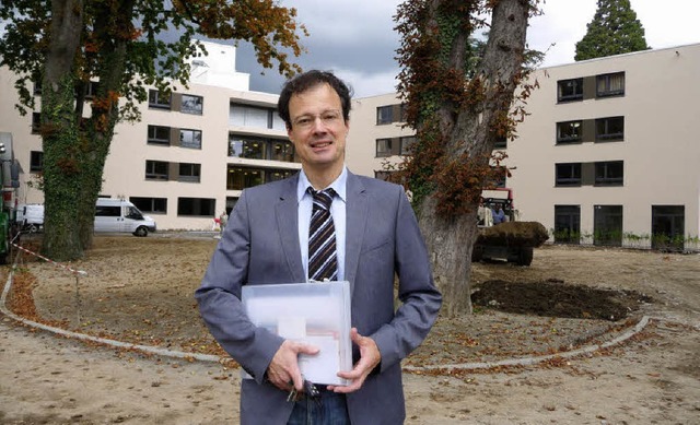 Geschftsfhrer Michael Schlosser freu...ue-alte Zuhause an der Basler Strae.   | Foto: saskia baumgartner