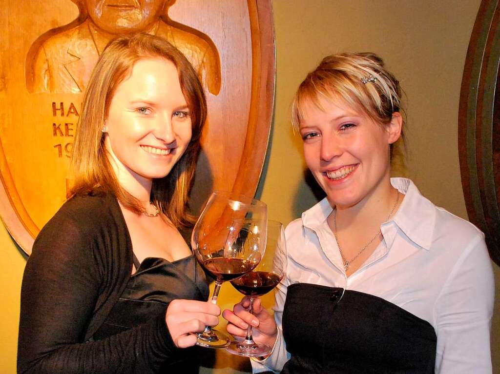 Die Deutsche Weinprinzessin Isabell Kindle (rechts) und Eva Mller, Badische Weinprinzessin 2008/2009.
