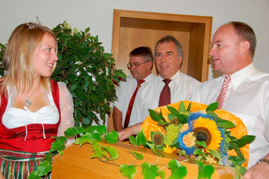 2007: Isabell Kindle mit den Brgermeistern  Dietmar Benz und Willi Mathis.