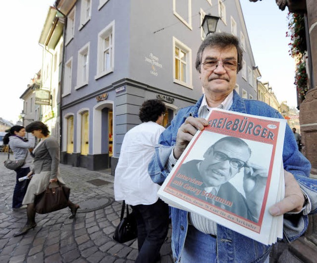 Hier vorm Rathaus ist nicht sein Stamm...steht  sonst am Zentrum Oberwiehre.     | Foto: Schneider