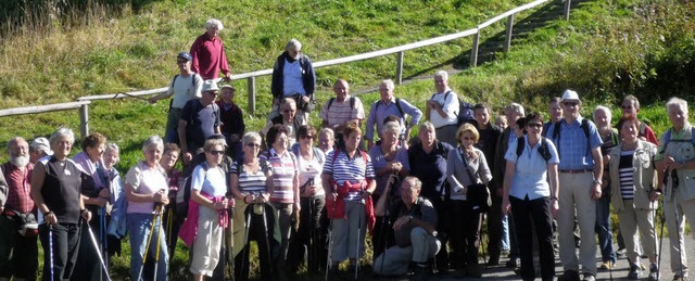 Deutsch-franzsisches Gruppenbild: Die...Soultz kurz vor  der Krunkelbachhtte.  | Foto: Privat