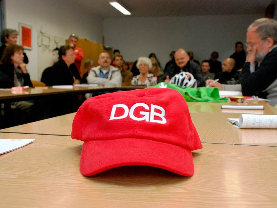 Sitzung trotz  rechter Str-Drohungen.  | Foto: Gertrude Siefke