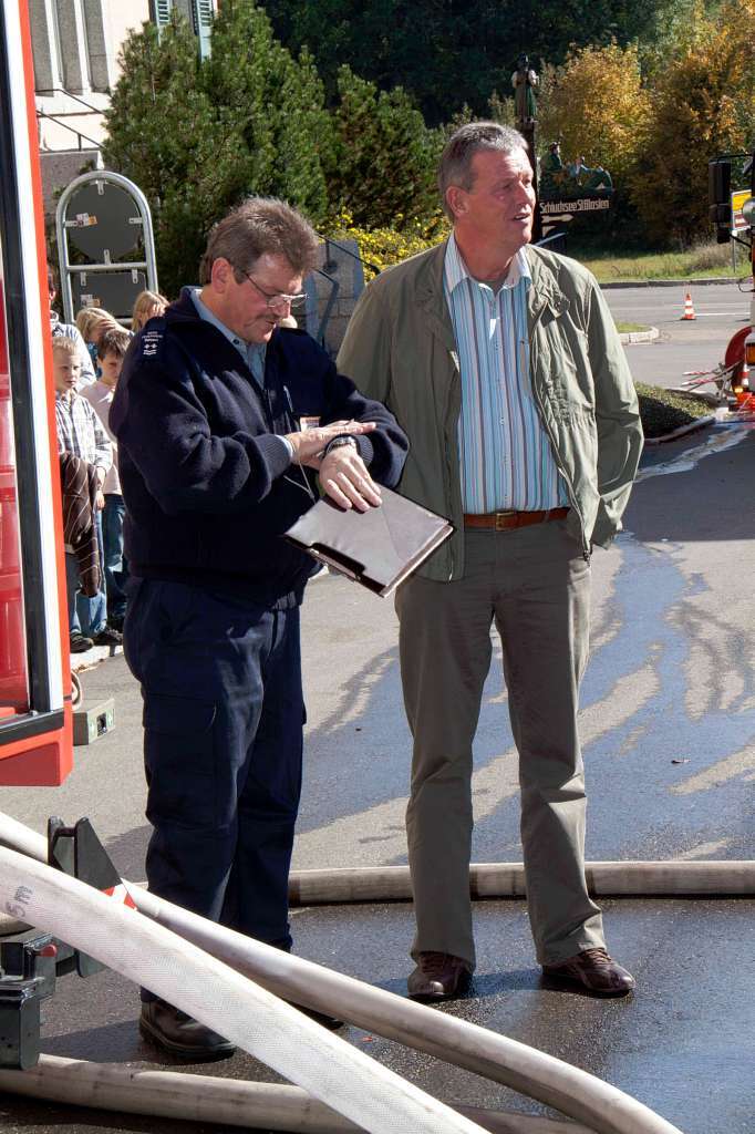 Kommandant Konrad Kaltenbacher und Brgermeister Erich Kiefer