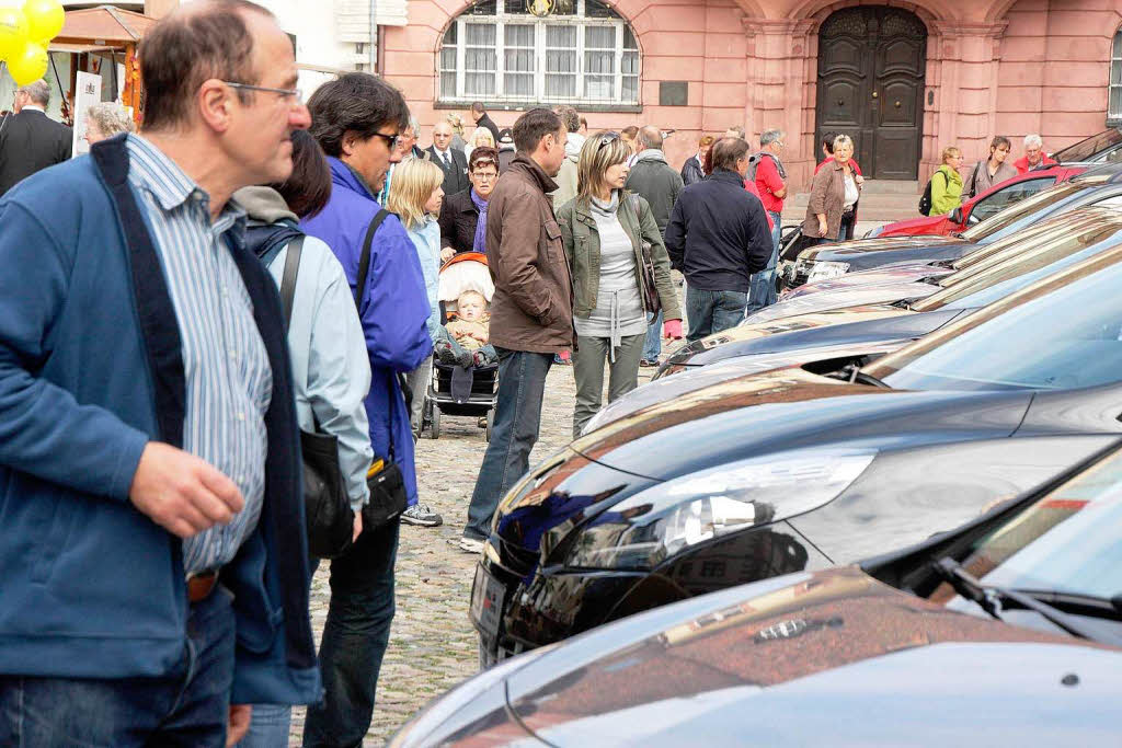 Aktuelle Modelle von Ford, Renault und Dacia boten die Autohuser Meyer und Mller am Sonntag auf dem Marktplatz.