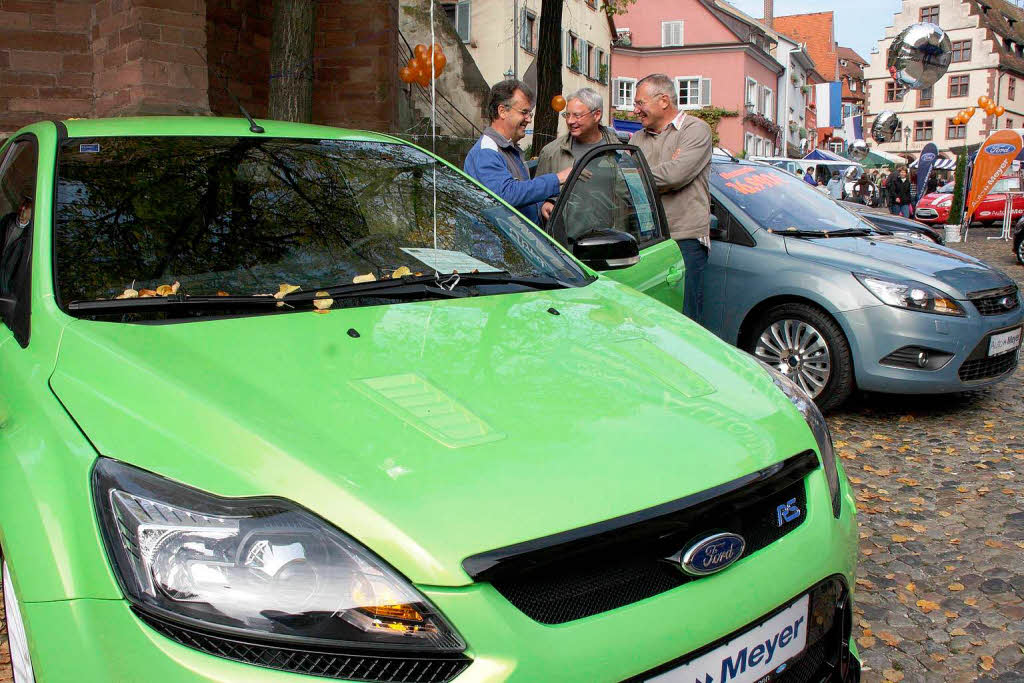 Aktuelle Modelle von Ford, Renault und Dacia boten die Autohuser Meyer und Mller am Sonntag auf dem Marktplatz.