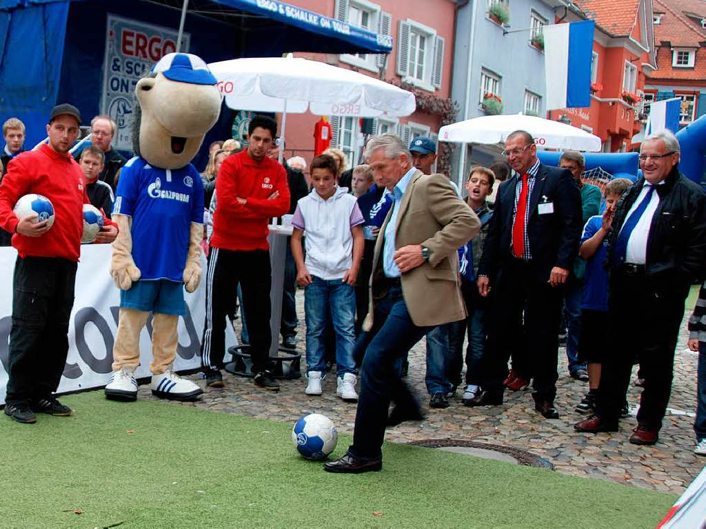 Natrlich bewies auch Klaus Fischer seine Schusskraft beim „Speed Controll“.