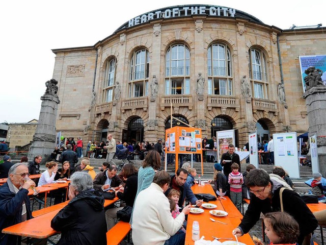 Das  Suppenfest des Vereins Sdwind fa...es Jubilums vor und im Theater statt.  | Foto: eggstein
