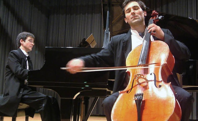 Mit groer Emphase und Leidenschaftlic...st Viktor Valkov beim Auftaktkonzert.   | Foto: Roswitha frey