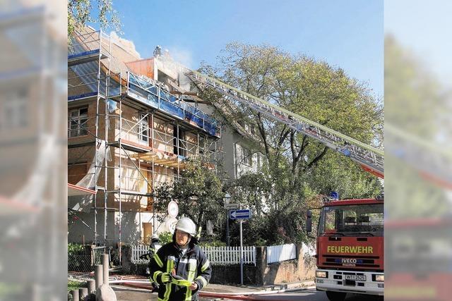 Feuer bleibt aufs Dachgeschoss beschrnkt