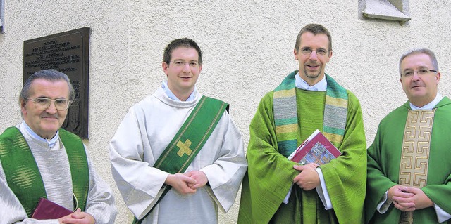 Bei der offiziellen Amtseinfhrung des...rt, Pfarrer Mitzkus, Dekan Peter Berg.  | Foto: Hinnerkort