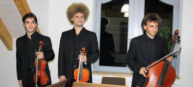 Das Trio Resonance brachte beim Konzer...ke von Ludwig van Beethoven zu Gehr.   | Foto: Andreas Bhm