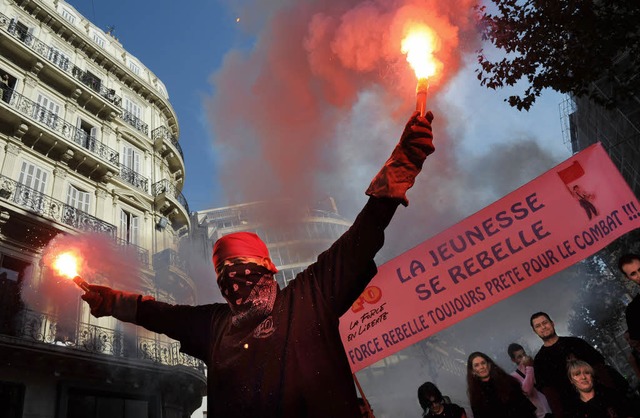 &#8222;Die Jugend rebelliert&#8220;  s...at dieser Demonstranten in Marseille.   | Foto: AFP