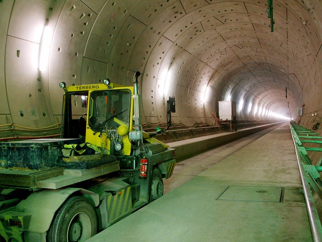 Derzeit erfolgt der Innenausbau des Katzenbergtunnels.  | Foto: Langelott